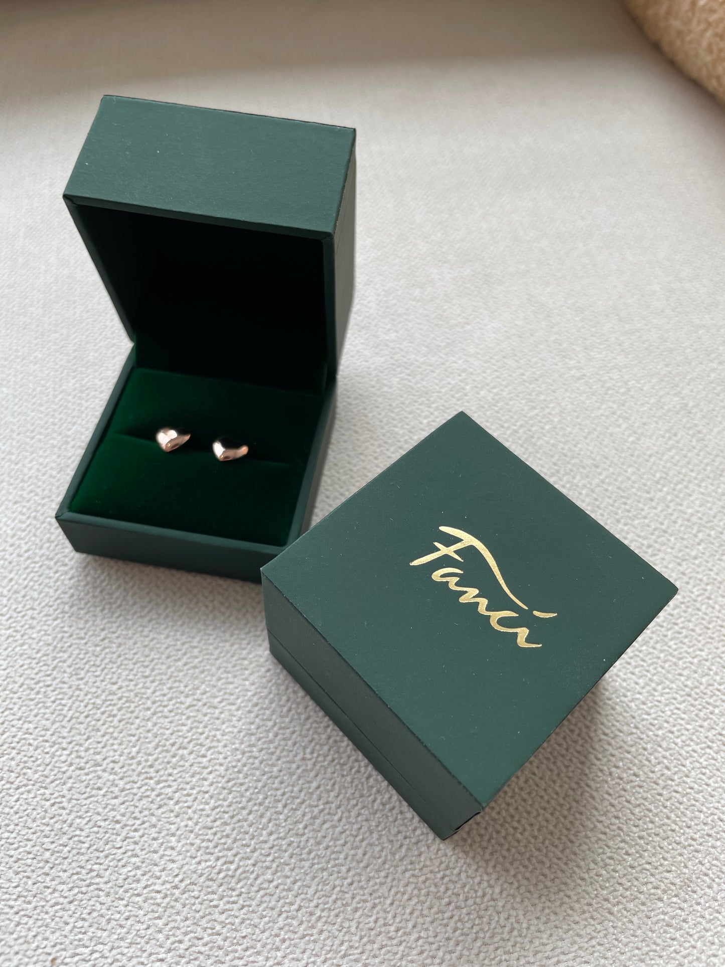 FANCI Sterling Silver Elegant Heart Earrings In Rose Gold Plated