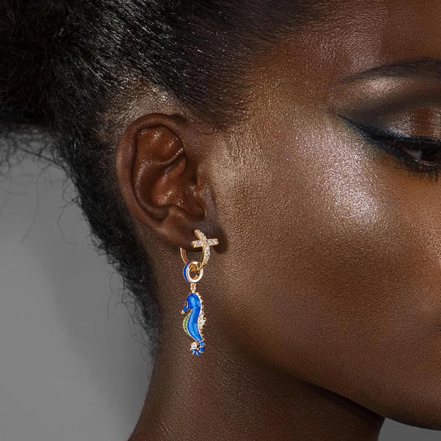 [?As @katstyle42's Pick] Sterling Silver Blue Seahorse Hoop Earrings With Enamel In 14K Gold Plated