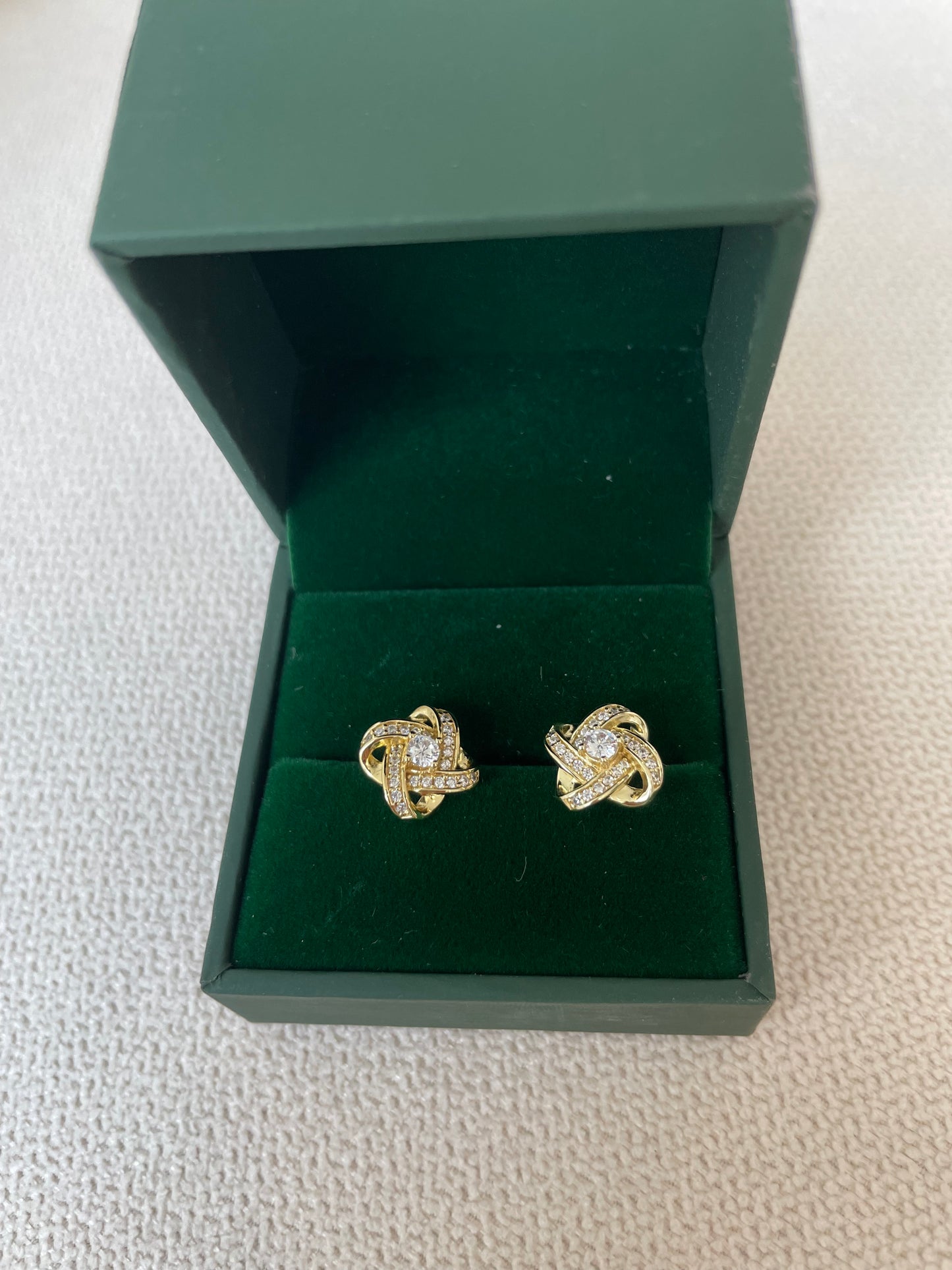 BUMBLEBEE Sterling Silver Earrings Stud earrings with 5A Cubic Zirconia Satellite Round White Gold Plated Earrings Fashion Jewelry for Women and Girls